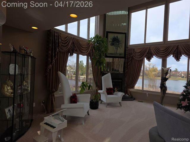 29614 Kenloch Drive, Farmington Hills, MI 48331
