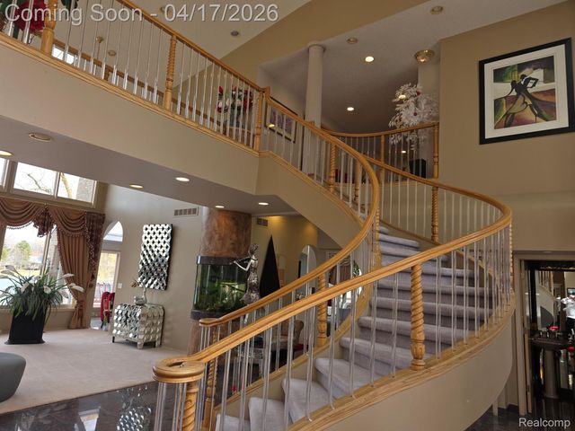 29614 Kenloch Drive, Farmington Hills, MI 48331