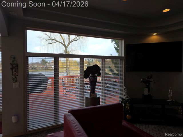 29614 Kenloch Drive, Farmington Hills, MI 48331