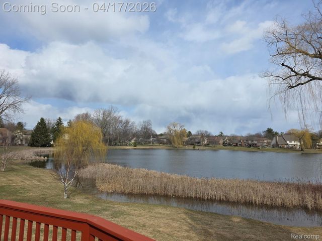 29614 Kenloch Drive, Farmington Hills, MI 48331