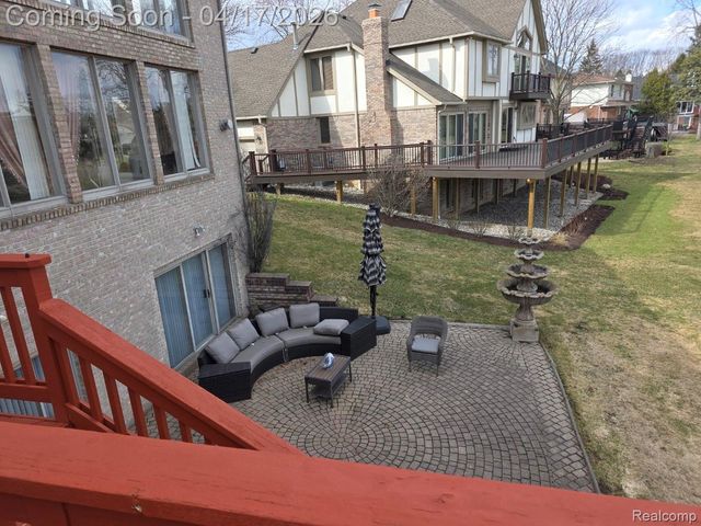 29614 Kenloch Drive, Farmington Hills, MI 48331