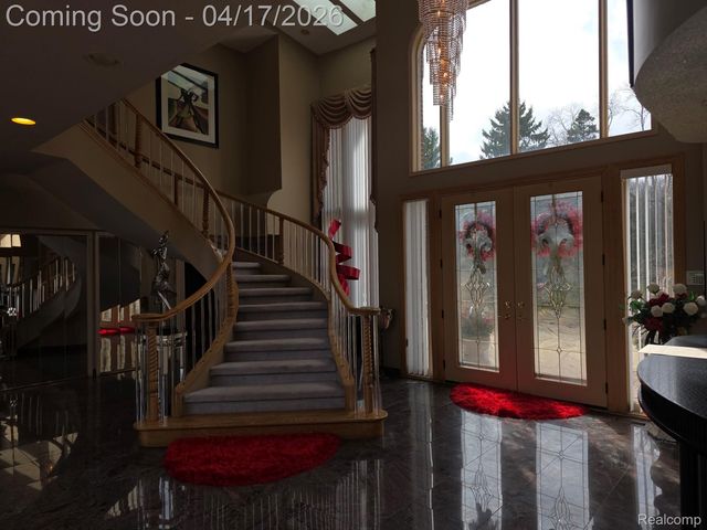 29614 Kenloch Drive, Farmington Hills, MI 48331