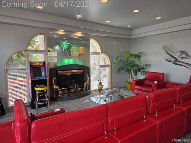 29614 Kenloch Drive, Farmington Hills, MI 48331