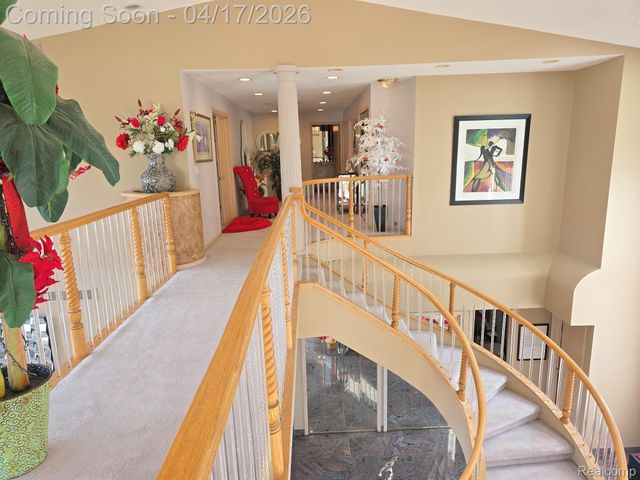 29614 Kenloch Drive, Farmington Hills, MI 48331