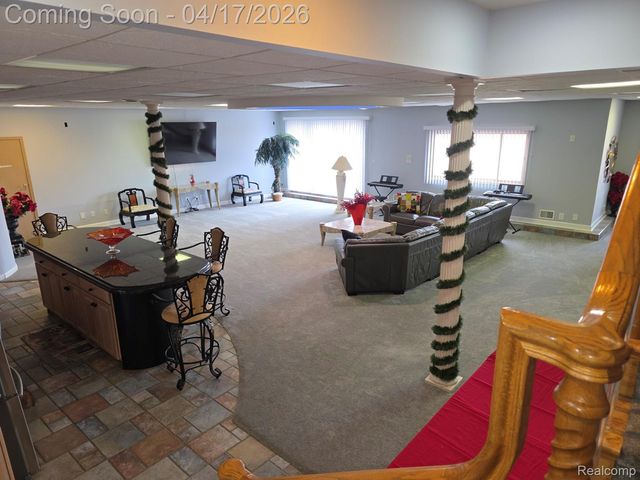 29614 Kenloch Drive, Farmington Hills, MI 48331