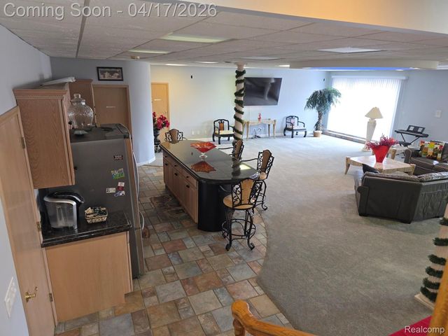 29614 Kenloch Drive, Farmington Hills, MI 48331
