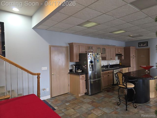 29614 Kenloch Drive, Farmington Hills, MI 48331