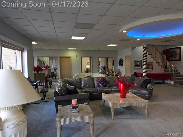 29614 Kenloch Drive, Farmington Hills, MI 48331