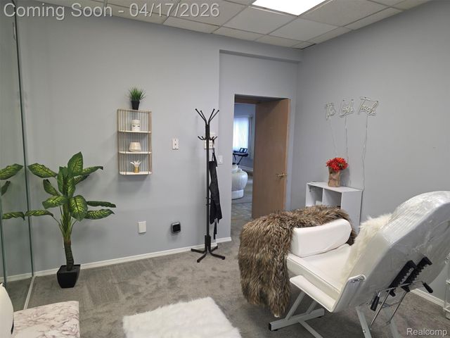 29614 Kenloch Drive, Farmington Hills, MI 48331