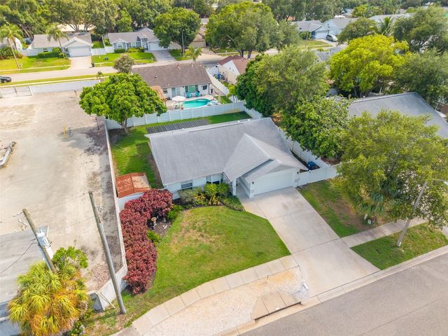 1848 77TH AVENUE N, St Petersburg, FL 33702