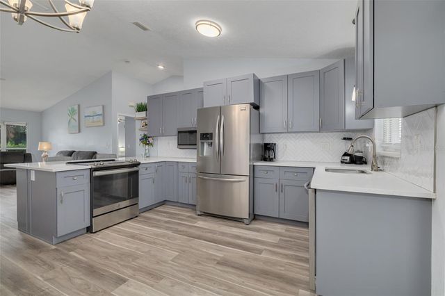 1848 77TH AVENUE N, St Petersburg, FL 33702