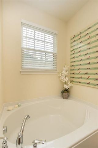 627 Edison Dr, Marshall, PA 15090