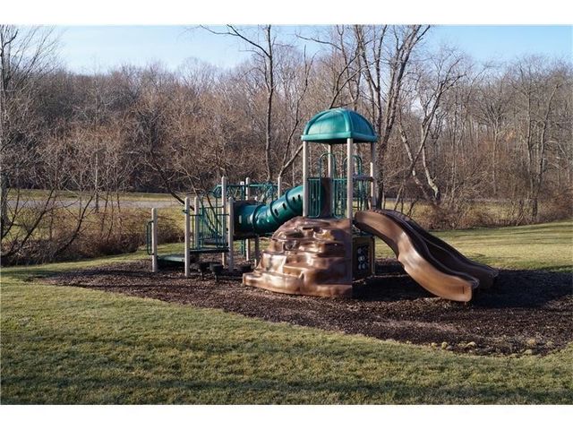 627 Edison Dr, Marshall, PA 15090