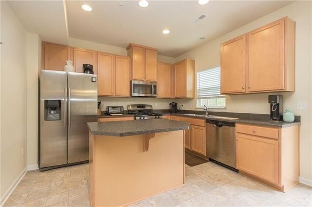 627 Edison Dr, Marshall, PA 15090