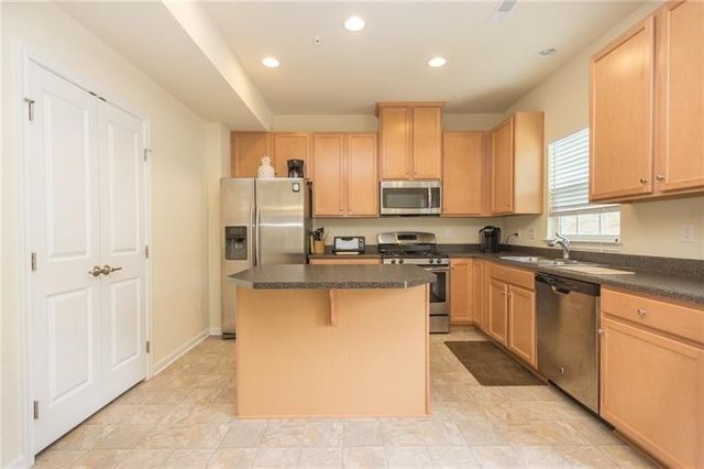 627 Edison Dr, Marshall, PA 15090