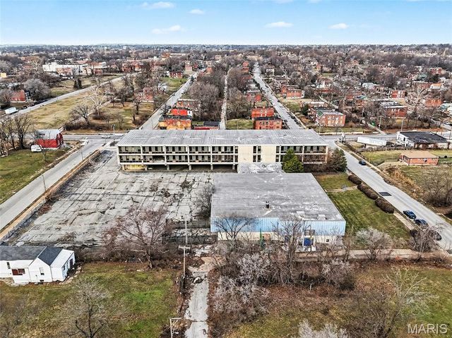 5750 Lotus Avenue, St Louis, MO 63112