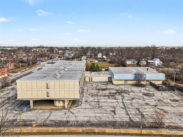 5750 Lotus Avenue, St Louis, MO 63112