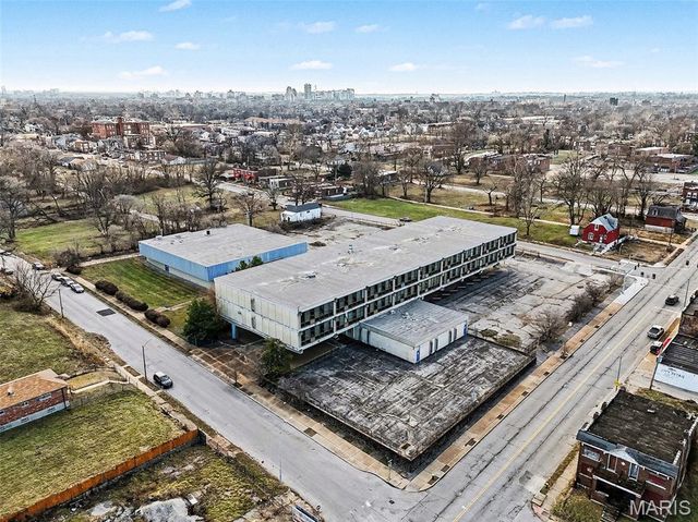 5750 Lotus Avenue, St Louis, MO 63112