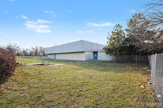 5750 Lotus Avenue, St Louis, MO 63112