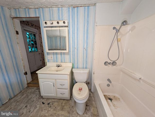 6090 FALLS RD, Baltimore, MD 21209