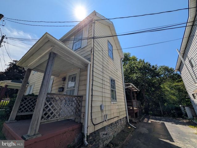 6090 FALLS RD, Baltimore, MD 21209