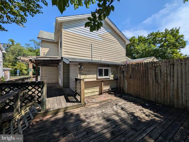 6090 FALLS RD, Baltimore, MD 21209