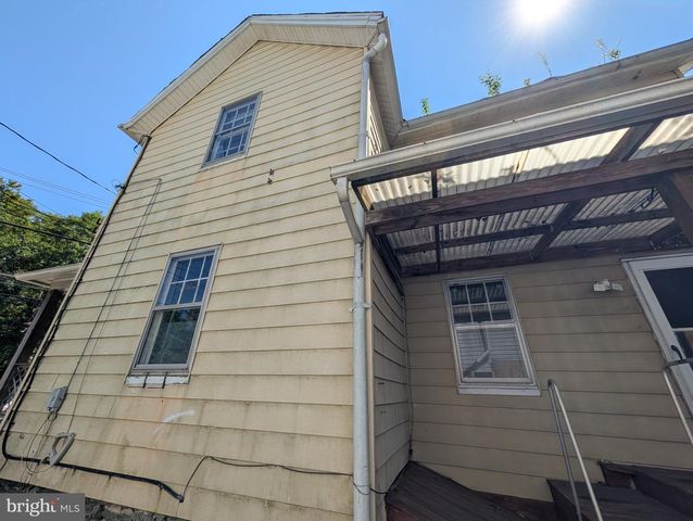 6090 FALLS RD, Baltimore, MD 21209