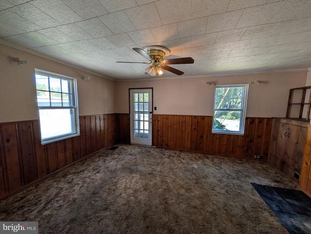 6090 FALLS RD, Baltimore, MD 21209