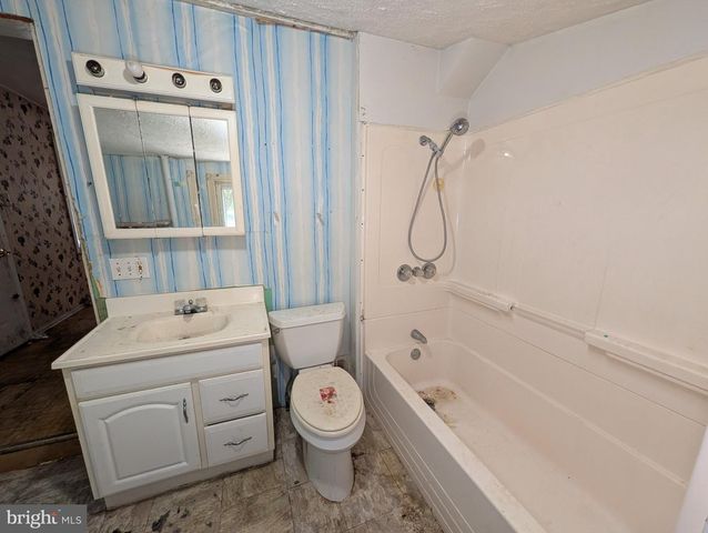 6090 FALLS RD, Baltimore, MD 21209