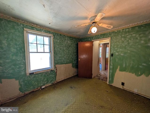 6090 FALLS RD, Baltimore, MD 21209