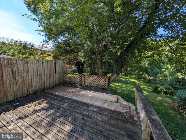 6090 FALLS RD, Baltimore, MD 21209