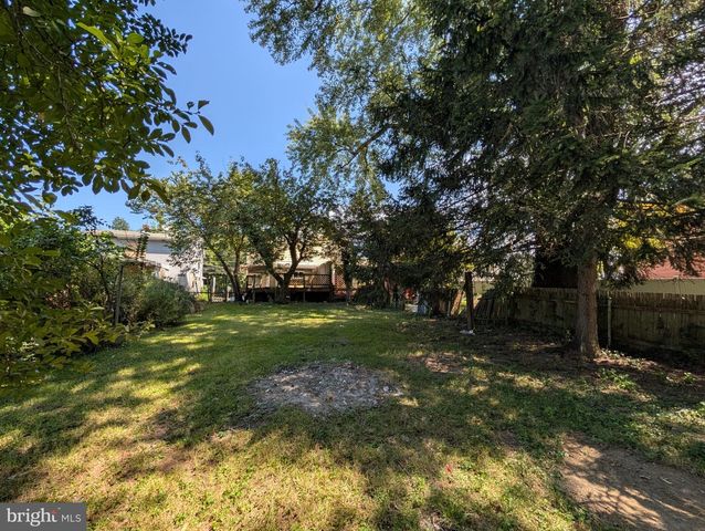 6090 FALLS RD, Baltimore, MD 21209