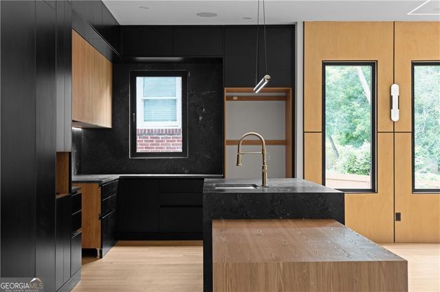 1666 S Gordon Street SW, Atlanta, GA 30310