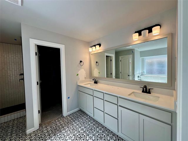 1000 Redwood Creek Drive, Yukon, OK 73099