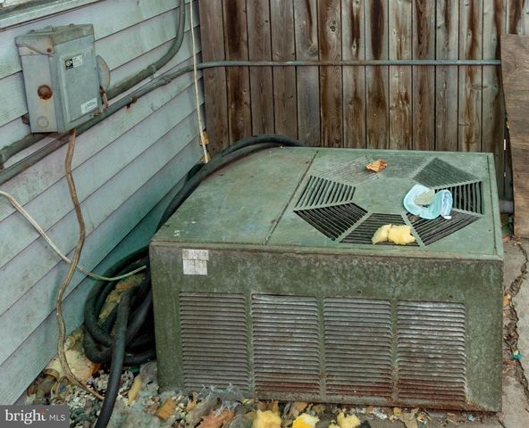 1627 S HANOVER ST, Baltimore, MD 21230