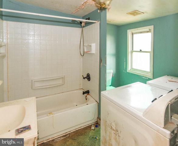 1627 S HANOVER ST, Baltimore, MD 21230