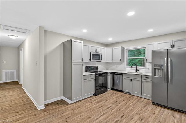 828 Holt Avenue, Greensboro, NC 27405