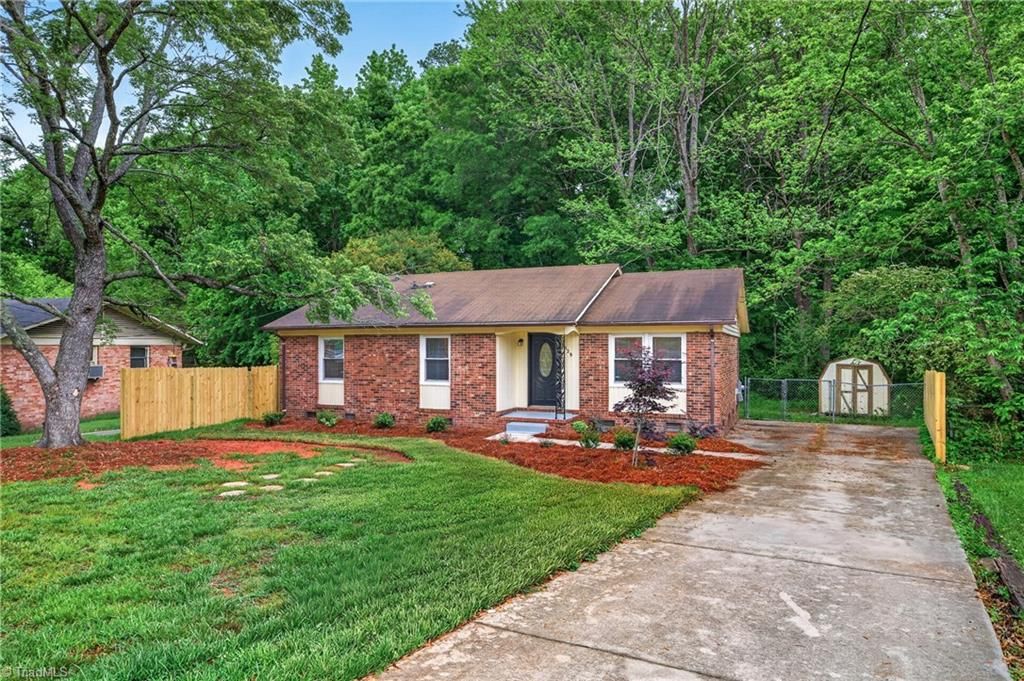 828 Holt Avenue, Greensboro, NC 27405