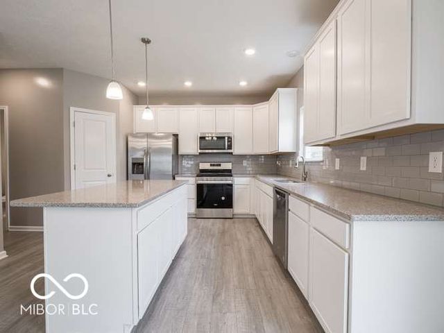 977 Richelle Way, Greenwood, IN 46143