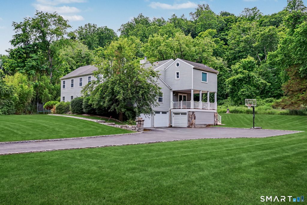 567 Danbury Road, Wilton, CT 06897