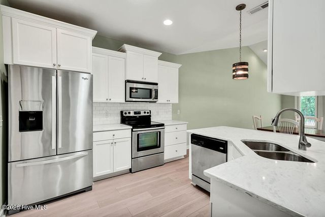 1175 Greensview Circle, Leland, NC 28451