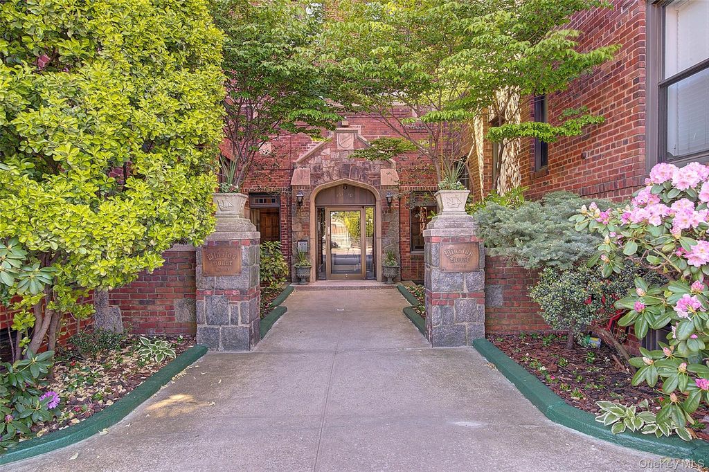 167-10 Crocheron Avenue 6C, Flushing, NY 11358