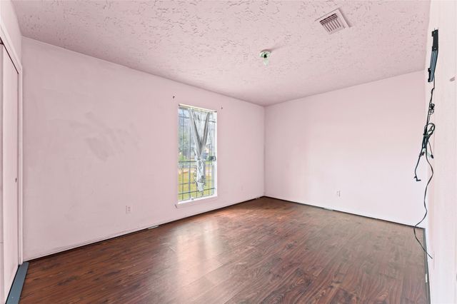 11930 Welshpool Glen Drive, Houston, TX 77066