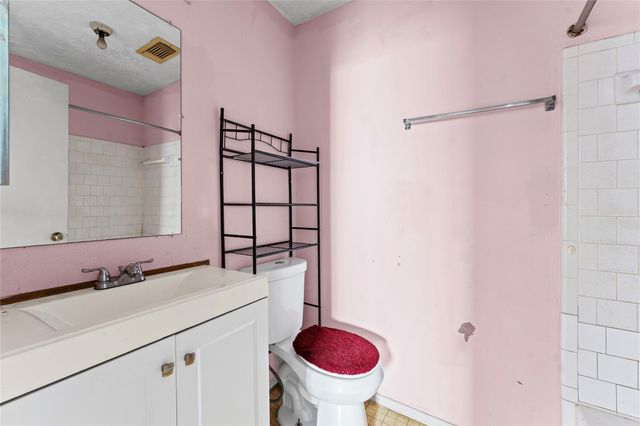 11930 Welshpool Glen Drive, Houston, TX 77066