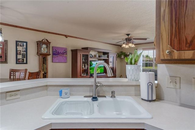 1039 NW 18th Street, Moore, OK 73160