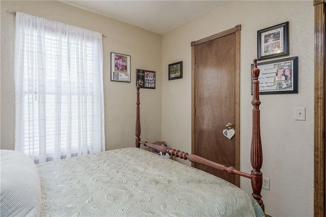 1039 NW 18th Street, Moore, OK 73160