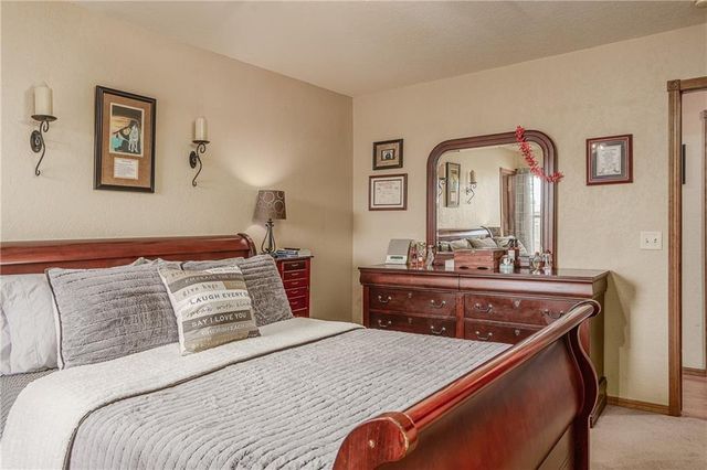 1039 NW 18th Street, Moore, OK 73160