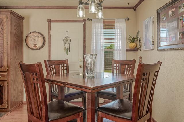 1039 NW 18th Street, Moore, OK 73160