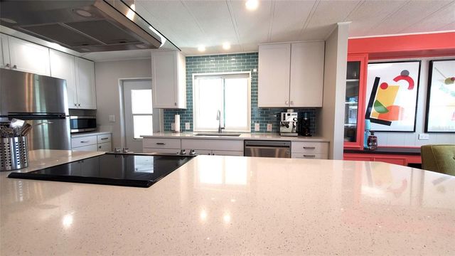 712 CAREFREE, Venice, FL 34285