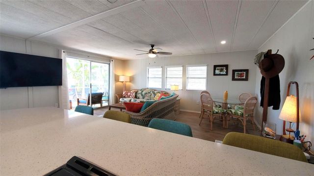 712 CAREFREE, Venice, FL 34285